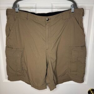 Duluth Trading Tan Cargo Shorts with Relaxed Fit and Elastic Waist Size 2XL GUC